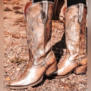 Freebird’s Woodland Cowgirl Snip Toe Boots in Pewter (Silvery-Taupe) NIB